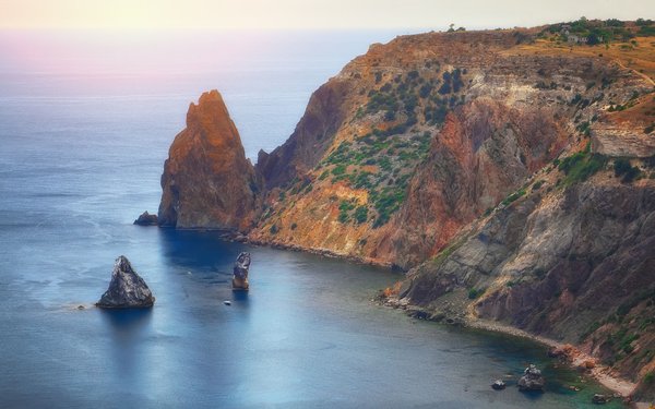 How to Style a Cape Blazer for Elegant Evening Events?